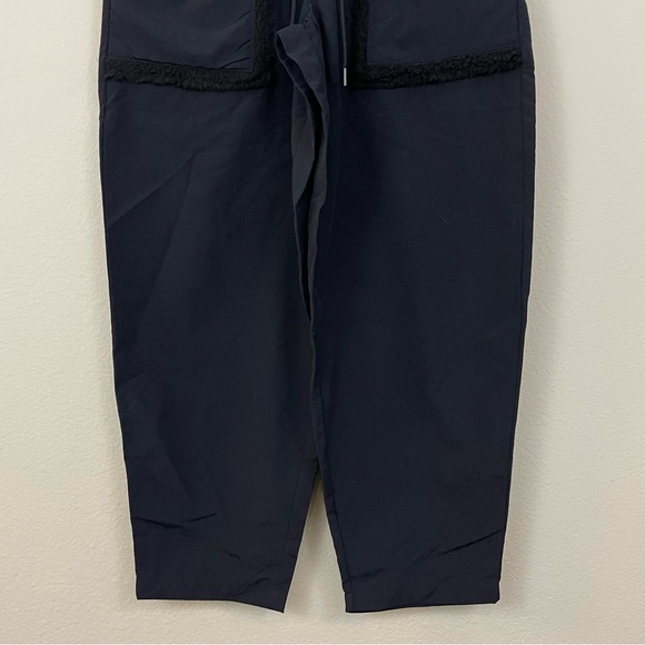 NWT Nike Black Faux Fur‎ High Rise Loose Fit Pants Size Medium - Picture 5 of 12